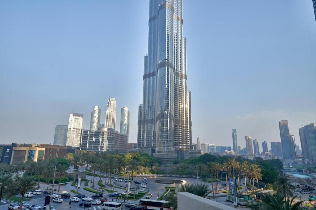 Magnificent 2 Bedroom With Stunning Burj Khalifa View *